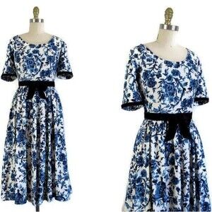 Vintage 1950s Blue Floral Cotton Dress with Velvet Trim Size M